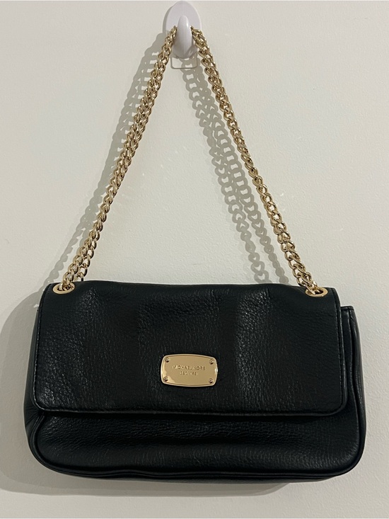 Michael Kors Handbags - MICHAEL Michael Kors Black Leather Jet Set Chain Shoulder Bag